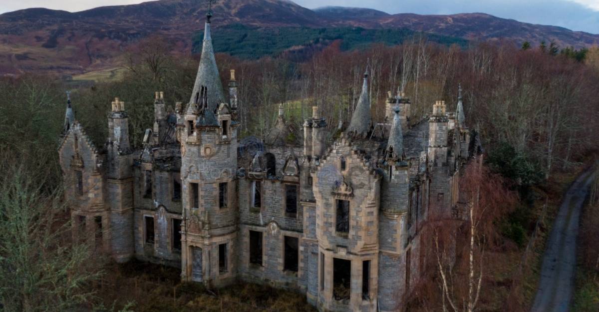 Dunalastair Castle